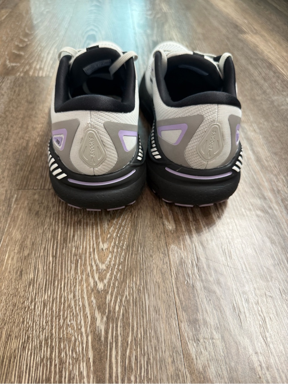 Brooks Adrenaline GTS 23 'Grey Purple' women’s size 11 Narrow (2A) running shoes - Picture 3 of 14